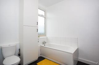 Spacious 3 Bedroom Home with Parking in Southend - Southend-on-Sea - 5