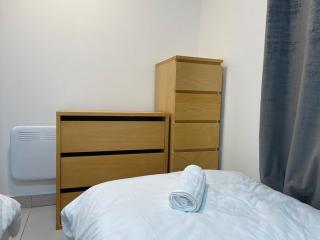 Cozy 2 Bedroom Flat - City Centre - Free Parking - Cardiff - 9