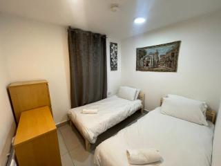 Cozy 2 Bedroom Flat - City Centre - Free Parking - Cardiff - 7