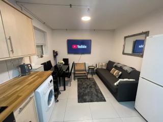 Cozy 2 Bedroom Flat - City Centre - Free Parking - Cardiff - 6