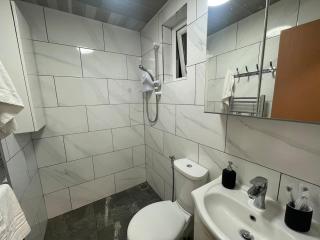 Cozy 2 Bedroom Flat - City Centre - Free Parking - Cardiff - 3