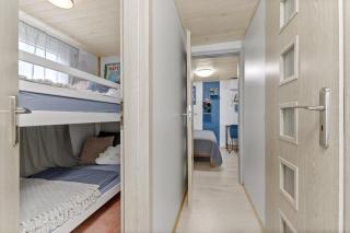 Delightful tiny river-view home - 1