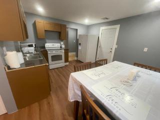 Comfy 2 Bed 1 Bath with Wifi in College and Restaurant Area - Springfield - 0
