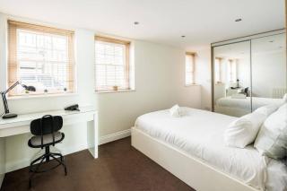 Elegant 2BD Duplex with Outdoor Patio/Glass Canopy - Londra - 1
