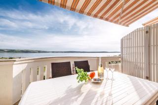 Charmante Ferienwohnung Direkt Am Meer - Kustići - 0