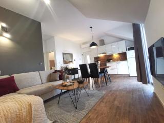 Luxuriöses Penthouse Meerblick, Stilvolle Wohnung Mit Pool - Vodice - 2