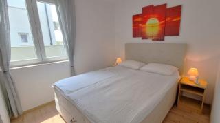 Erdgeschoss Ferienwohnung Mit Garten Und Pool - Privlaka - 1