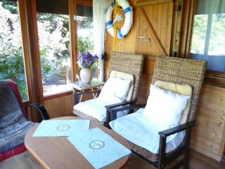 Ein Romantisches Ferienhaus Mit Eigenem Strand - - 1