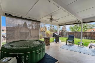 Cozy Loveland Ranch Perfect for Relaxation home - 9