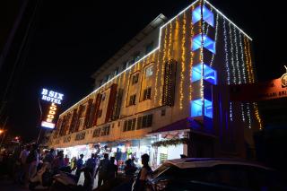 B SIX HOTEL - Bangalore - 9