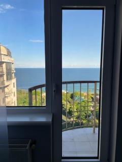 Шикарная квартира с балконом и панорамным видом на море - Odessa - 9