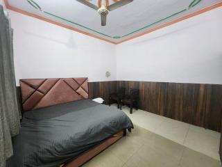 KamadGiri Homestay By inditirth - 5
