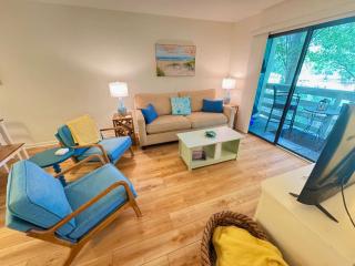 Walk to Folly Field Beach 2 bed 2 bath Golf View - Hilton Head Island - 0
