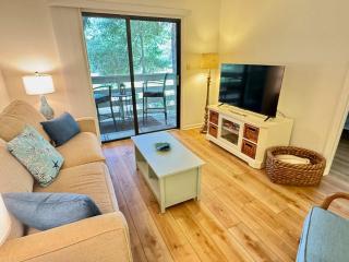 Walk to Folly Field Beach 2 bed 2 bath Golf View - Hilton Head Island - 8