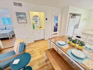 Walk to Folly Field Beach 2 bed 2 bath Golf View - Hilton Head Island - 4