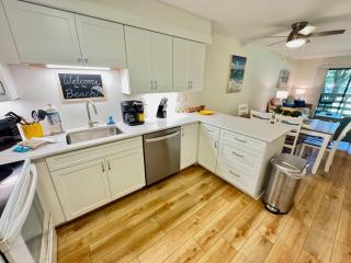 Walk to Folly Field Beach 2 bed 2 bath Golf View - Hilton Head Island - 2