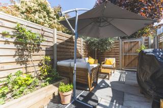 High-End 2BR 2BA with Private Outdoor Space - 3