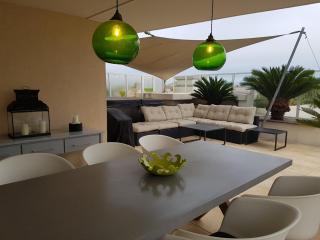 BRISTOL PARK AP4467 by Riviera Holiday Homes - Cannes - 0