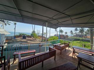 Cliff End Beach Stay - - 8