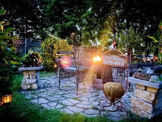 Schaumburg Paradise Oasis with a secret garden and private Pool - Schaumburg - 8