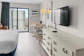 Ocean View Double Queen Suite! Perfect for 4 Guests! Sea Mist 51112 - Myrtle Beach - 3