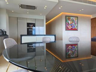Luxury Seaview Escape 3bd in Limassol Skyscraper - Limassol - 5