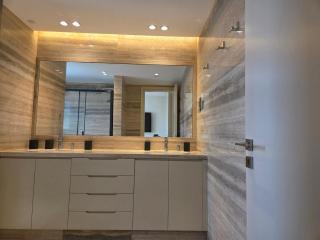 Luxury Seaview Escape 3bd in Limassol Skyscraper - Limassol - 3