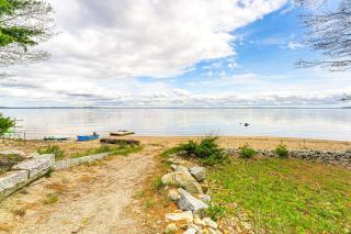 Walk to Beach and Sebago Lake Luxe Family Getaway! - North Sebago - 8