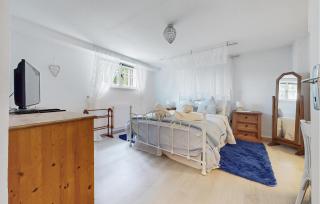 Lovely Apartment In Magnac Laval - 4