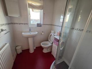 Peaceful 3-Bed Retreat by Epping Forest Chingford - 5