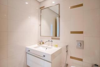 HomesGetaway-Luxury 2Br Apartment in Beach Vista Tower 2 - Dubái - 8