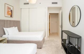 HomesGetaway-Luxury 2Br Apartment in Beach Vista Tower 2 - Dubái - 2