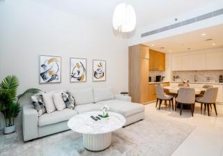 HomesGetaway-Luxury 2Br Apartment in Beach Vista Tower 2 - Dubái - 0