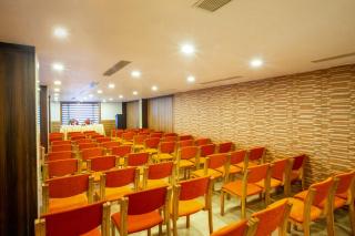 HOTEL LAALS INN GRAND By JESWAY HOTELS & RESORTS - Shegaon Buzurg - 5