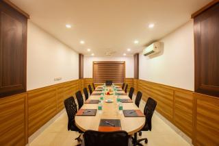 HOTEL LAALS INN GRAND By JESWAY HOTELS & RESORTS - Shegaon Buzurg - 2