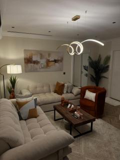 Luxury one bedroom apartment - 0