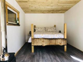 Treetops at Wildwoodz Off grid treehouse No electricity - - 3