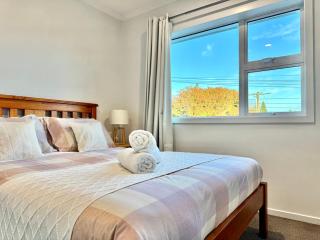 Newly Built 3 BDMs Besides Chartwell Shopping Mall - Hamilton - 7