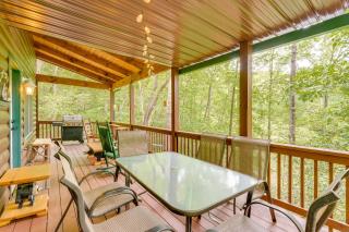 Game Room and 3-Story Deck at Lake Hiwassee Hideaway - Murphy - 0