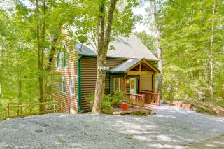 Game Room and 3-Story Deck at Lake Hiwassee Hideaway - Murphy - 9