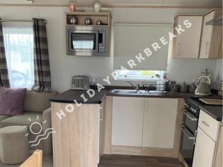 Blenheim A spacious 3-Bedroom Home - White Horse, Seal Bay - Selsey - 8