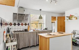 4 Bedroom Amazing Home In Østermarie - 7