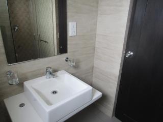 SKYLINE SUITE Luxury Penthouse at The Highness Rajagiriya - 3
