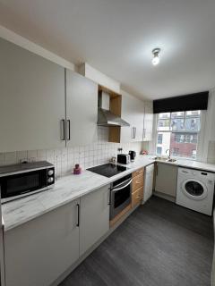 Camden Town 1-Min to Station Sleeps 5 - 6