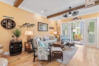 Outriggers 18- Happy Daze - 2