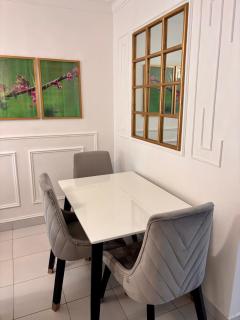ShirleyzCozyHaven - Elegant Living - Jinja - 9