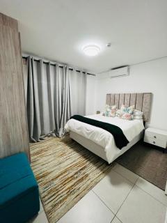 Cozy One-bedroom Apartment near GrandPalm Resort Block 5, Gaborone, Botswana - Mogoditshane - 0