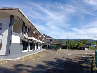 Nucifera Hotel Tambunan - - 5