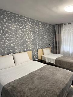 Hotel M&S - Tirana - 6