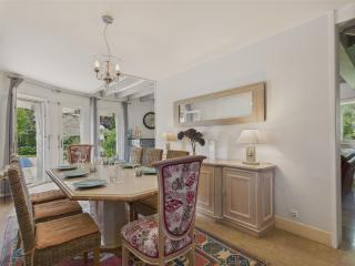 Piscine chauffée, Grand jardin, maison pour 8 - 1